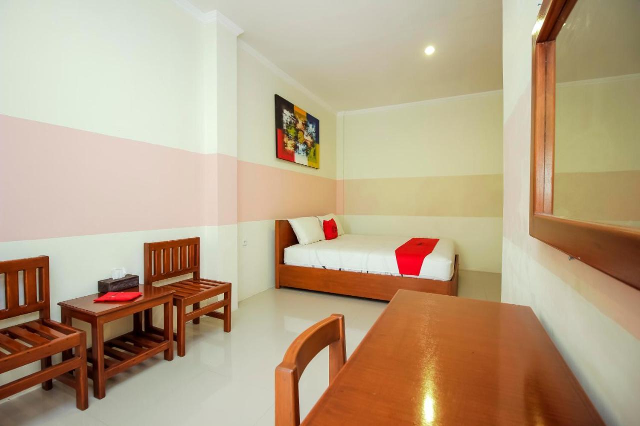 Hotel Reddoorz Near Jalan Jendral Sudirman Manado Extérieur photo
