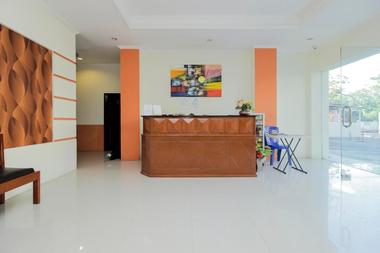 Hotel Reddoorz Near Jalan Jendral Sudirman Manado Extérieur photo