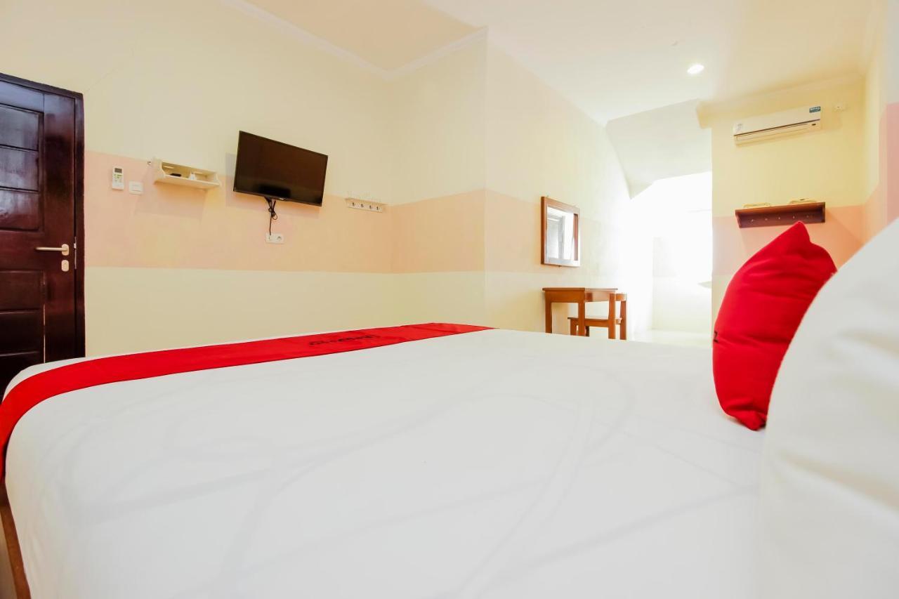 Hotel Reddoorz Near Jalan Jendral Sudirman Manado Extérieur photo