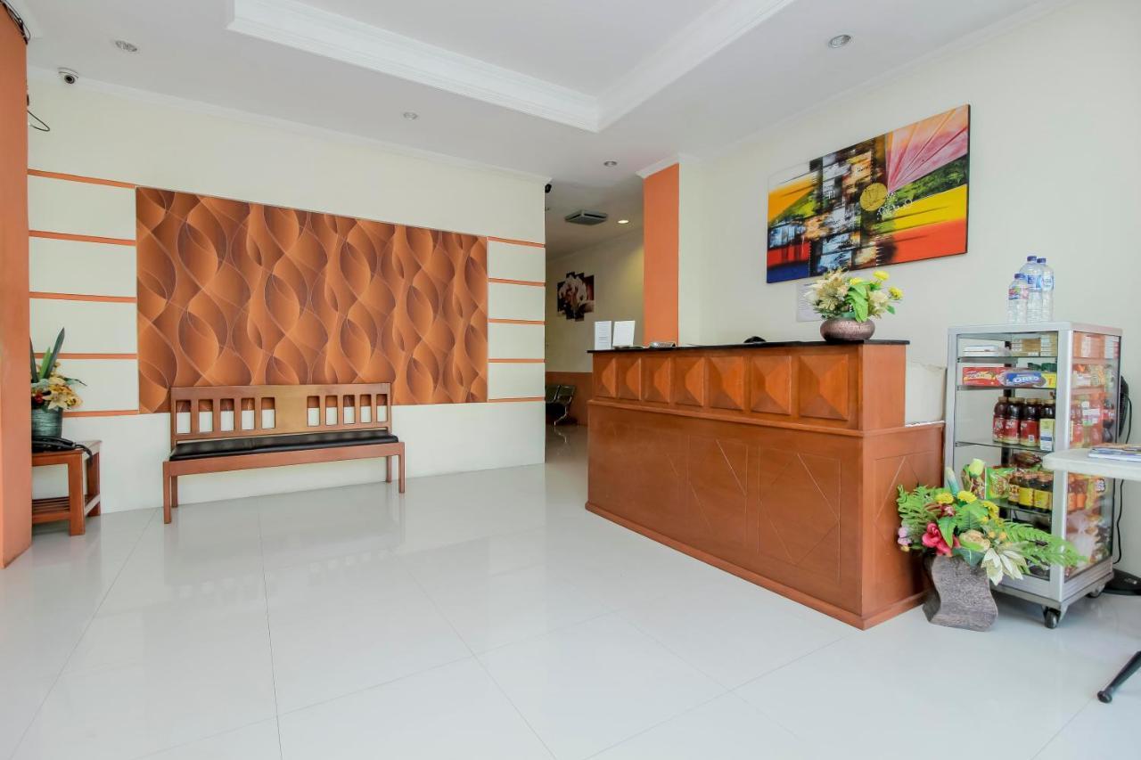Hotel Reddoorz Near Jalan Jendral Sudirman Manado Extérieur photo