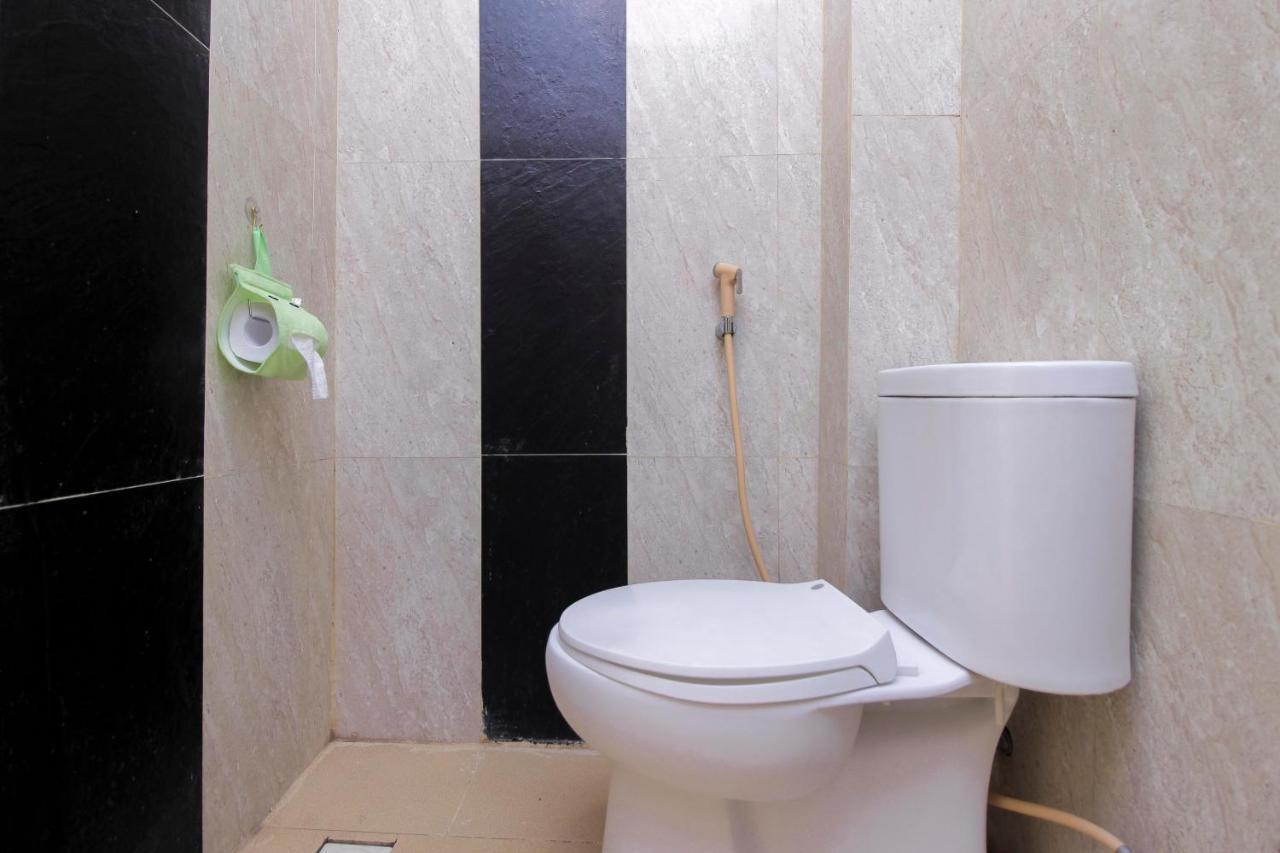 Hotel Reddoorz Near Jalan Jendral Sudirman Manado Extérieur photo