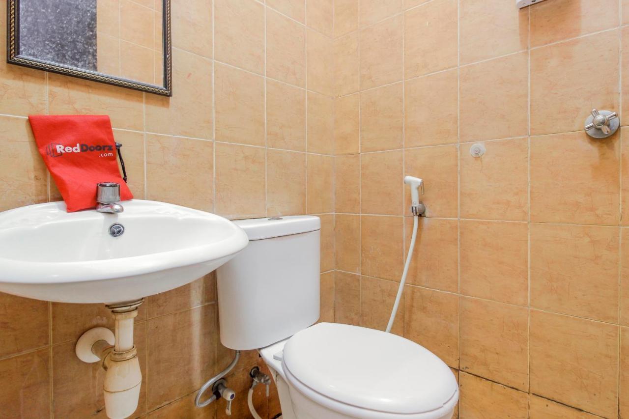 Hotel Reddoorz Near Jalan Jendral Sudirman Manado Extérieur photo