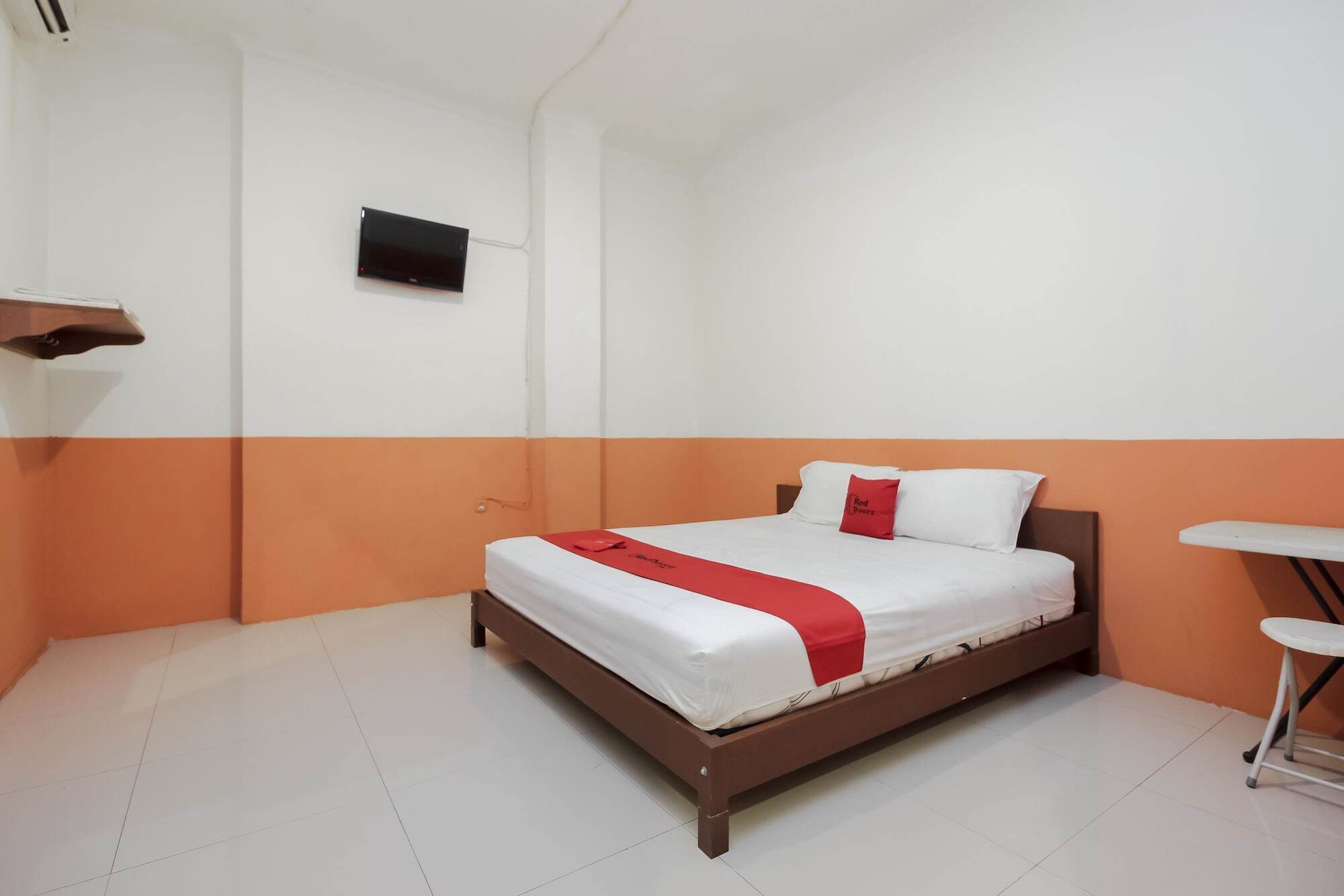 Hotel Reddoorz Near Jalan Jendral Sudirman Manado Extérieur photo